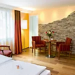 Готель Parkhotel Schoenegg