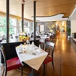 Готель Parkhotel Schoenegg