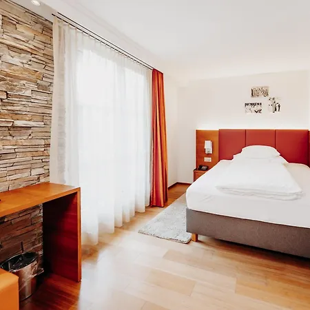 Parkhotel Schoenegg