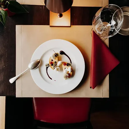Hotell Parkhotel Schoenegg 3*