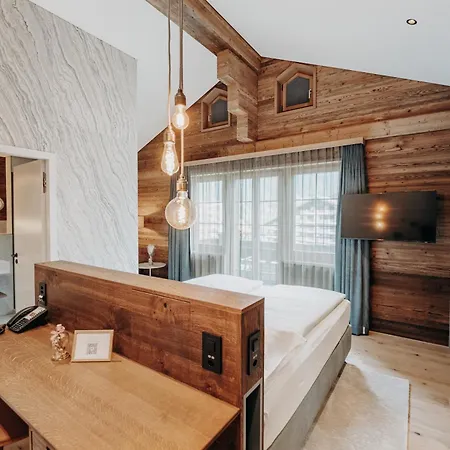 Parkhotel Schoenegg מלון 3*