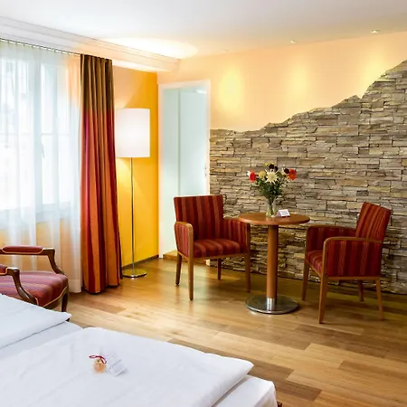 מלון Parkhotel Schoenegg