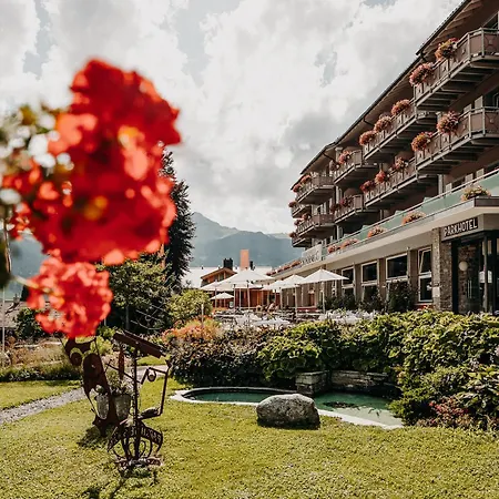 Parkhotel Schoenegg Готель Гріндельвальд